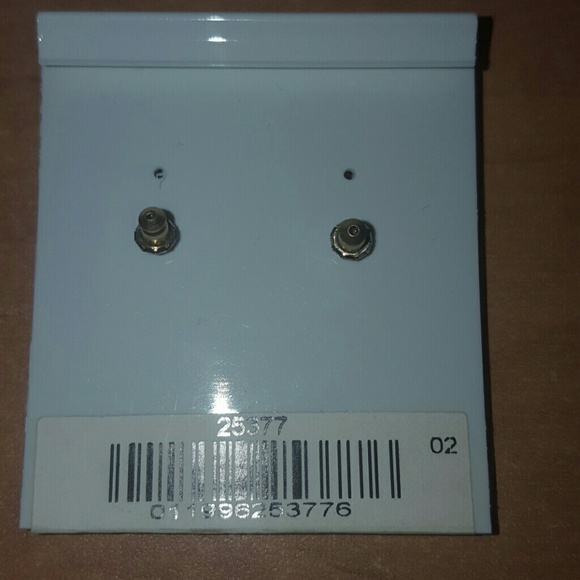 Earrings - Picture 3 of 3